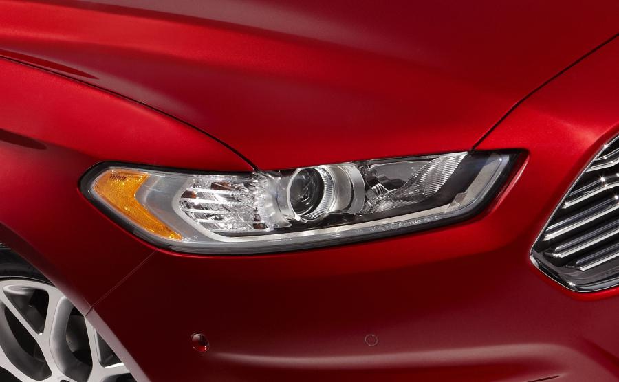  Ford Fusion 2013 года  (US) (фото 17 из 202)